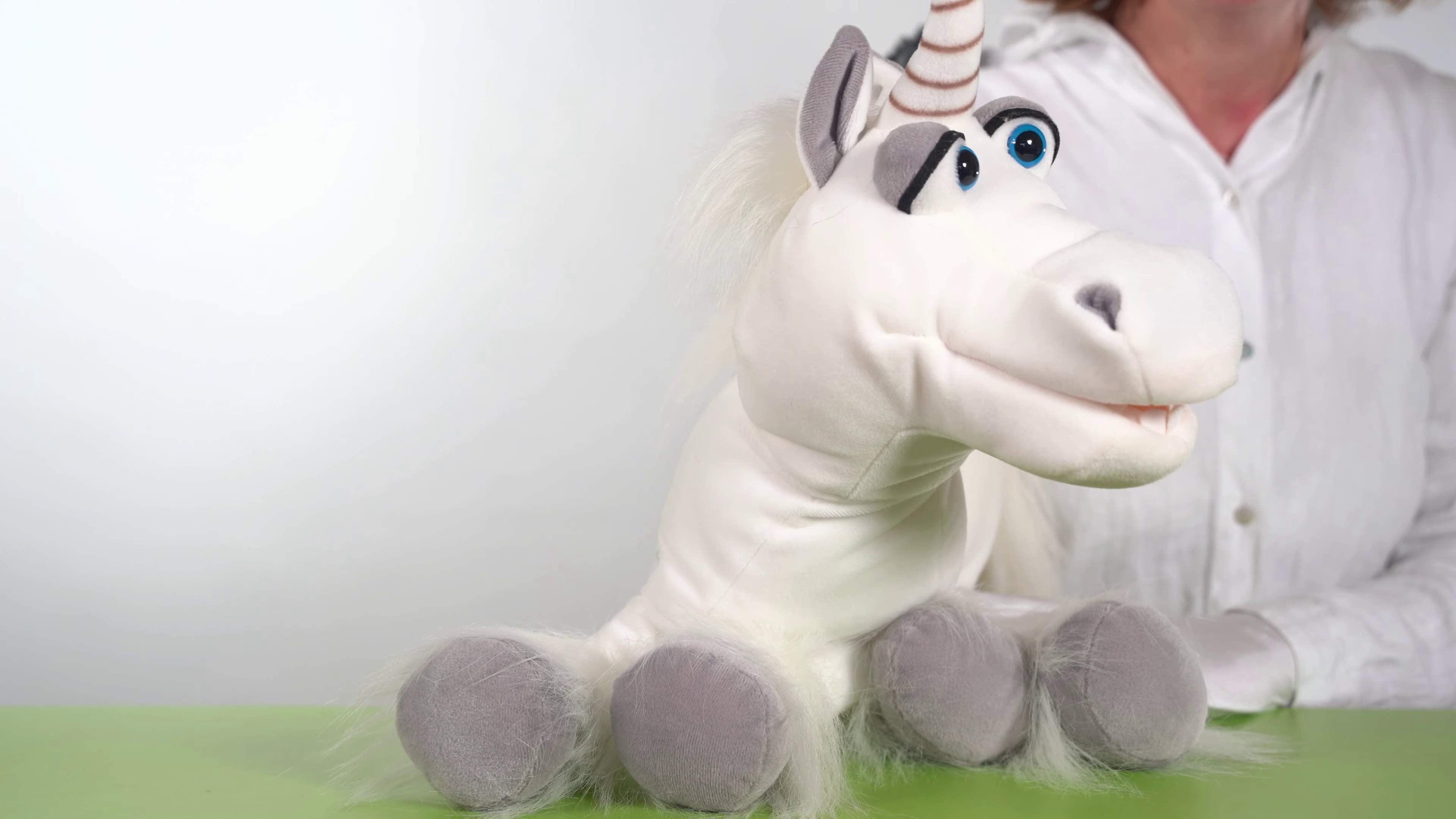 Video 1: Living Puppets hand puppet Elke the unicorn