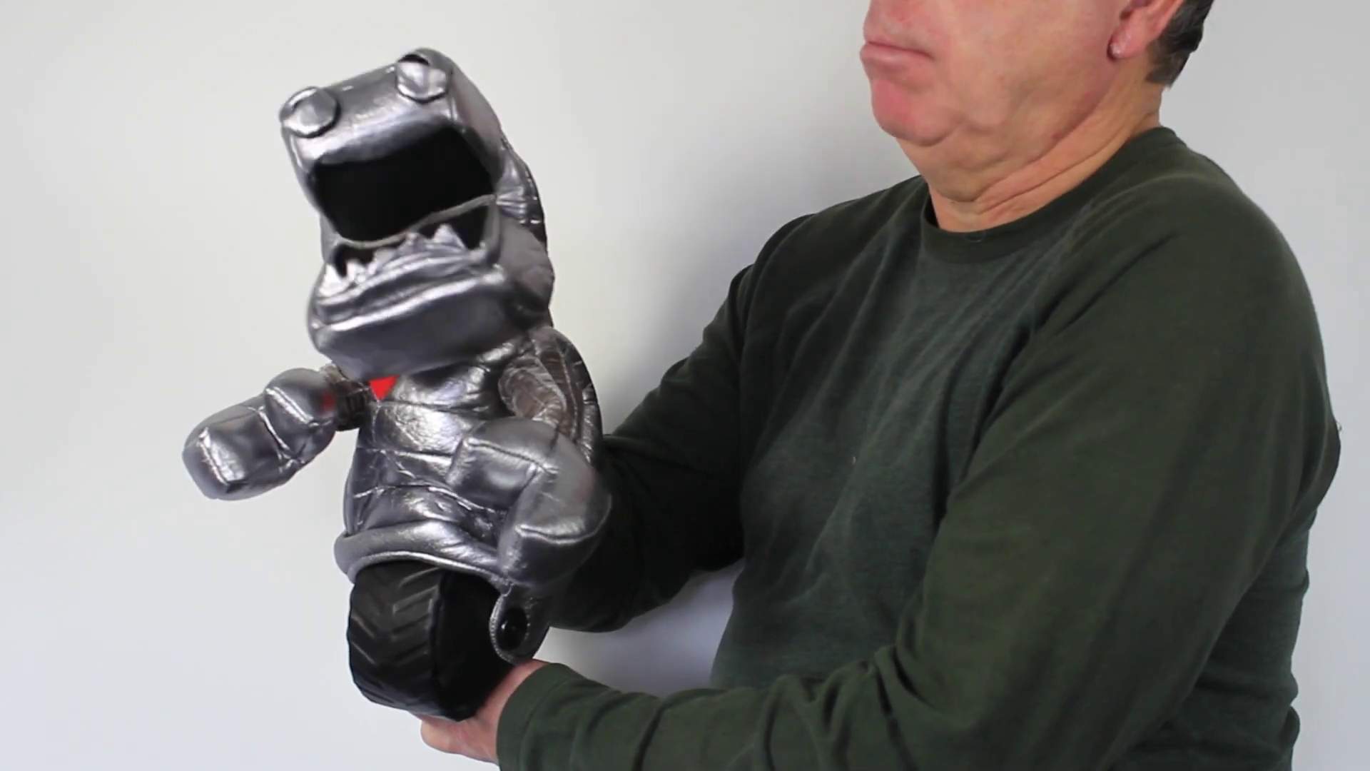 Video 1: Folkmanis Robot Hand Puppet