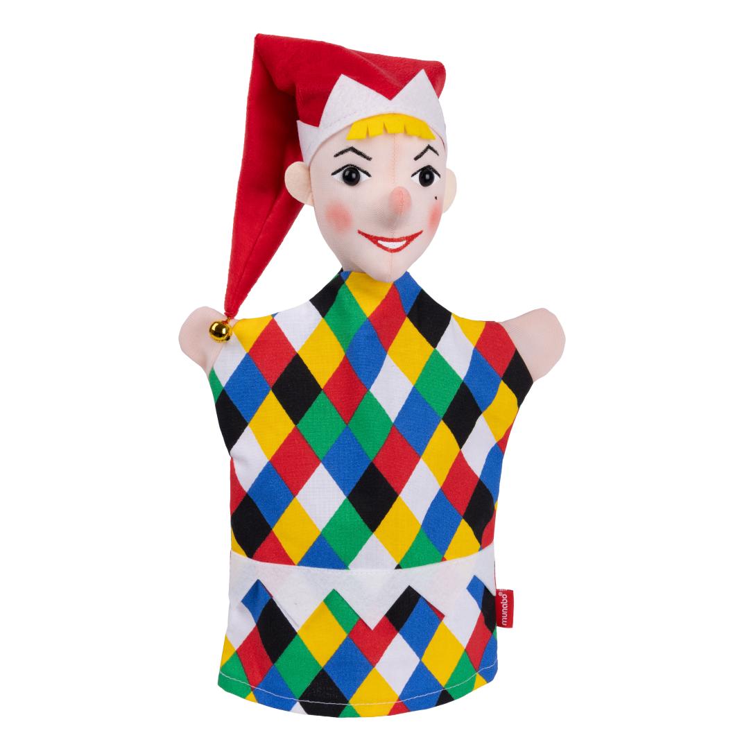 Kasperlepuppe Kasper von munabo, Vorderansicht mit roter Zipfelmütze, Glöckchen und buntem Rautenmuster.