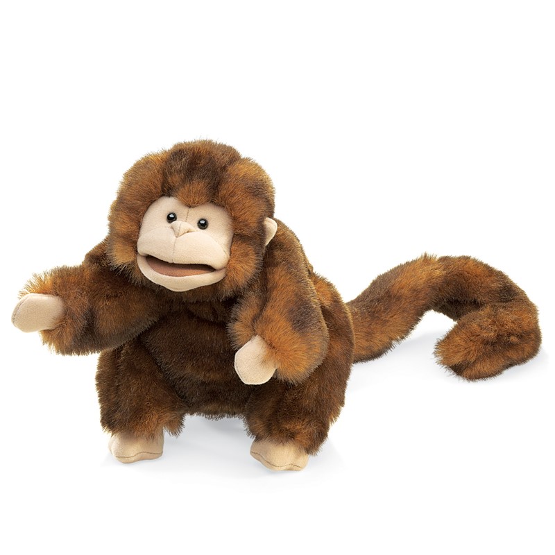 Folkmanis Handpuppe Affe in braunem Plüsch mit beigem Gesicht, geöffnetem Mund und langem Ringelschwanz, Dreiviertelansicht