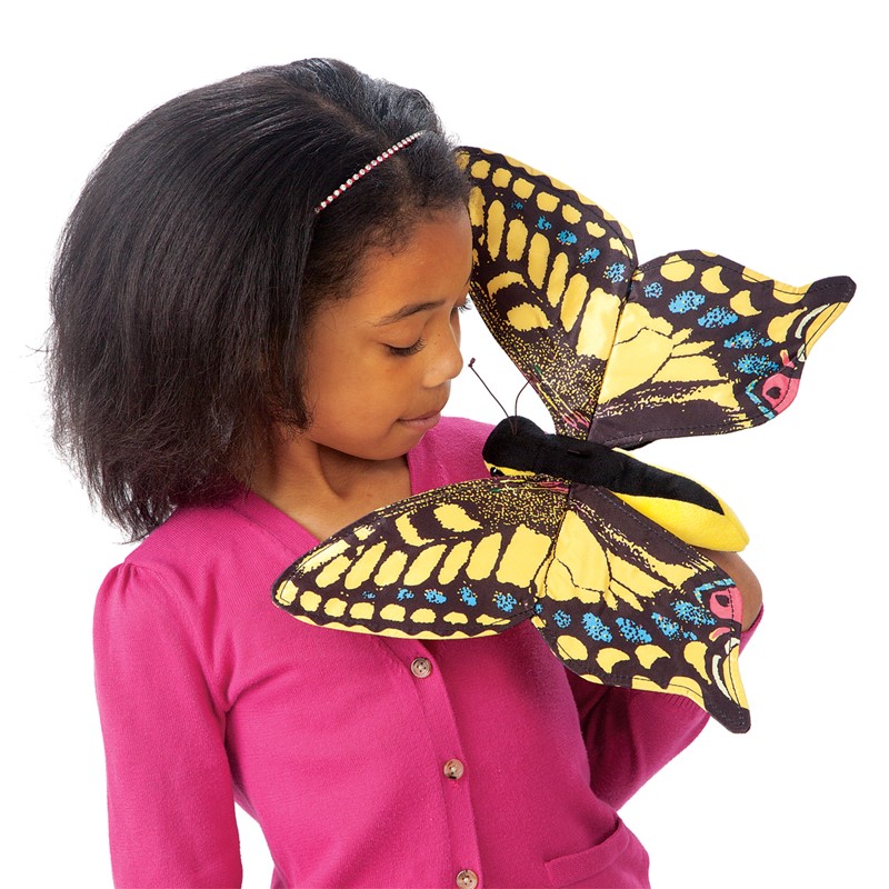 Folkmanis Handpuppe Schwalbenschwanz Schmetterling mit gelb-schwarzen Flügeln, von Mädchen auf der Hand geführt