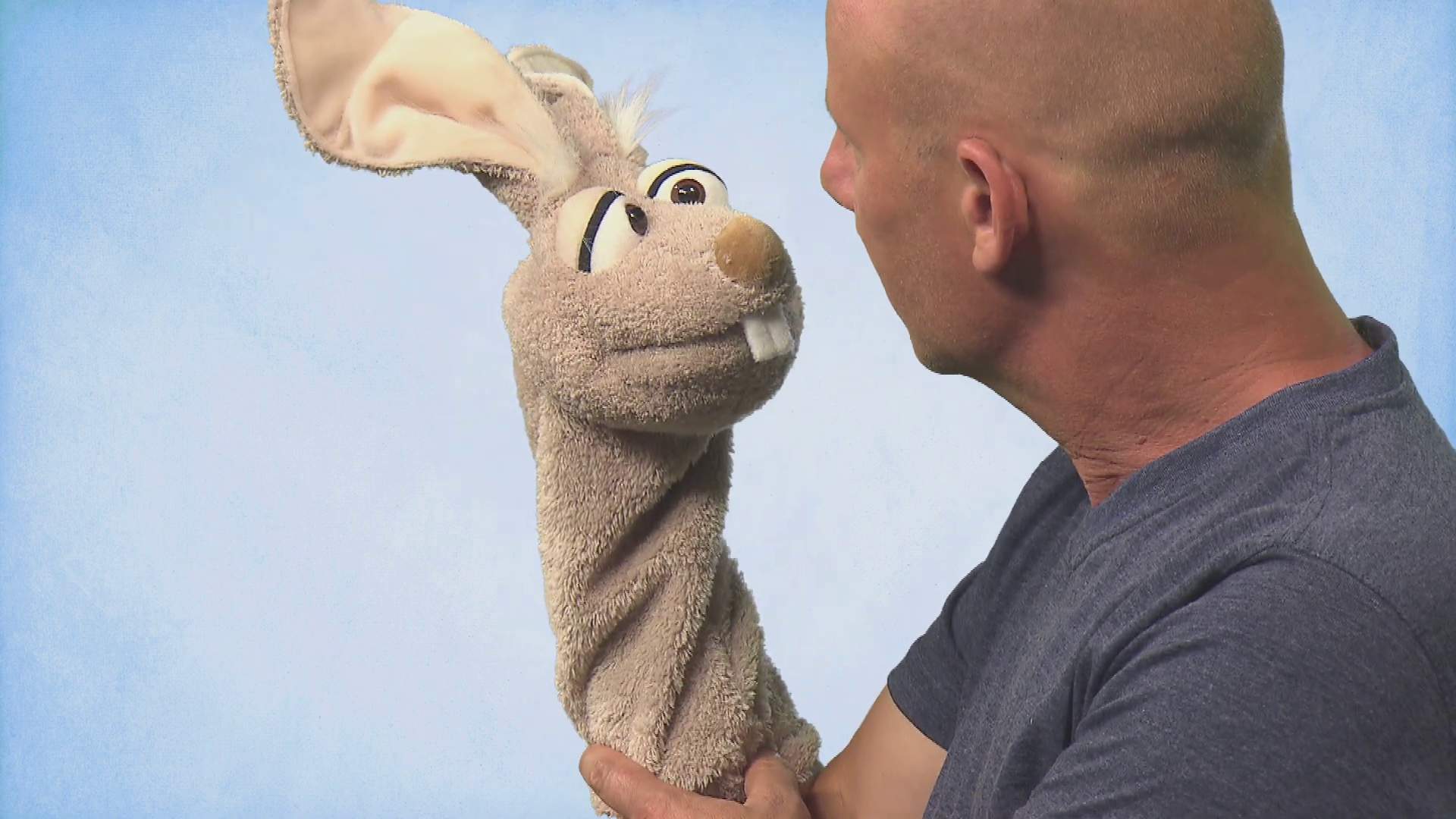 Video 1: Living Puppets Strumpfhandpuppe Hase Mampfred - Quasselwurm