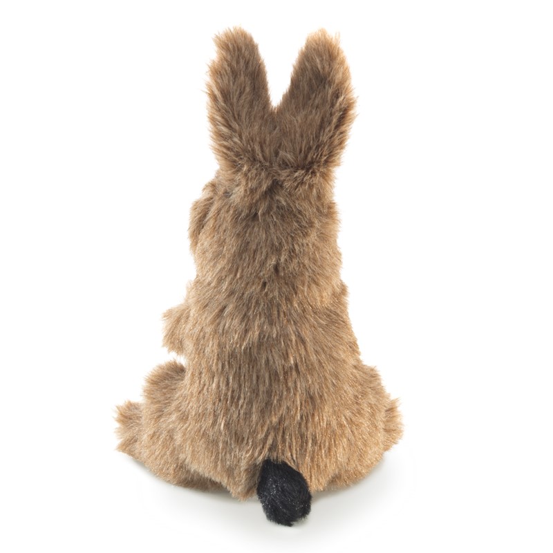 Folkmanis Fingerpuppe mini Feldhase in Rückenansicht, braun meliertes Fell mit schwarzem Schwanz und aufrechten Ohren