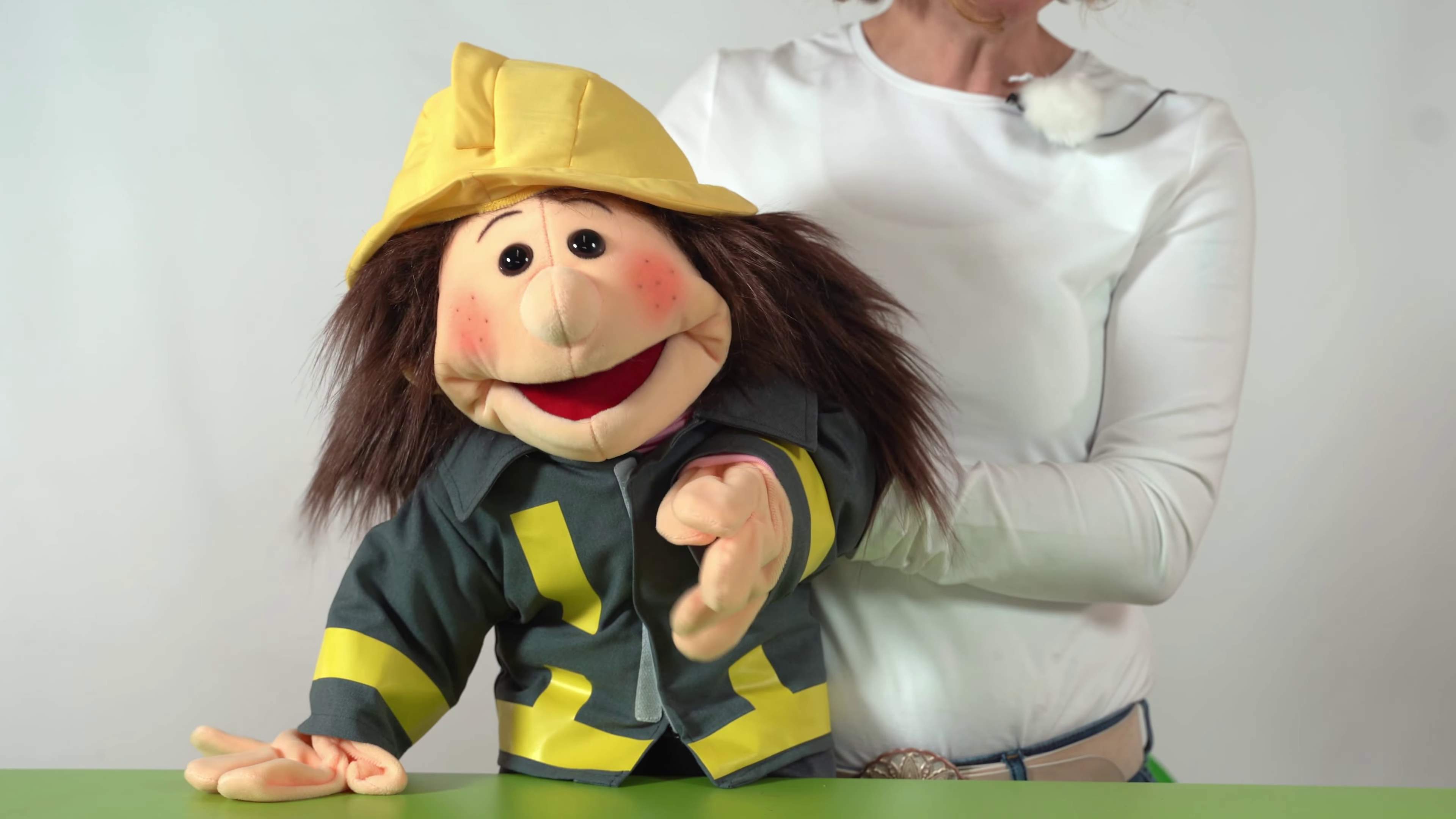 Living Puppets firefighter clothing set 3-piece (for hand puppets 65 cm) Demo