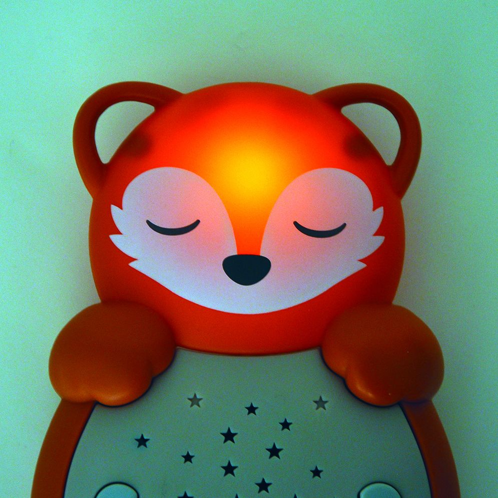 Cloud b Einschlafhilfe Sweet Dreamz on the Go Fuchs, Nahaufnahme leuchtend orange im Dunkeln