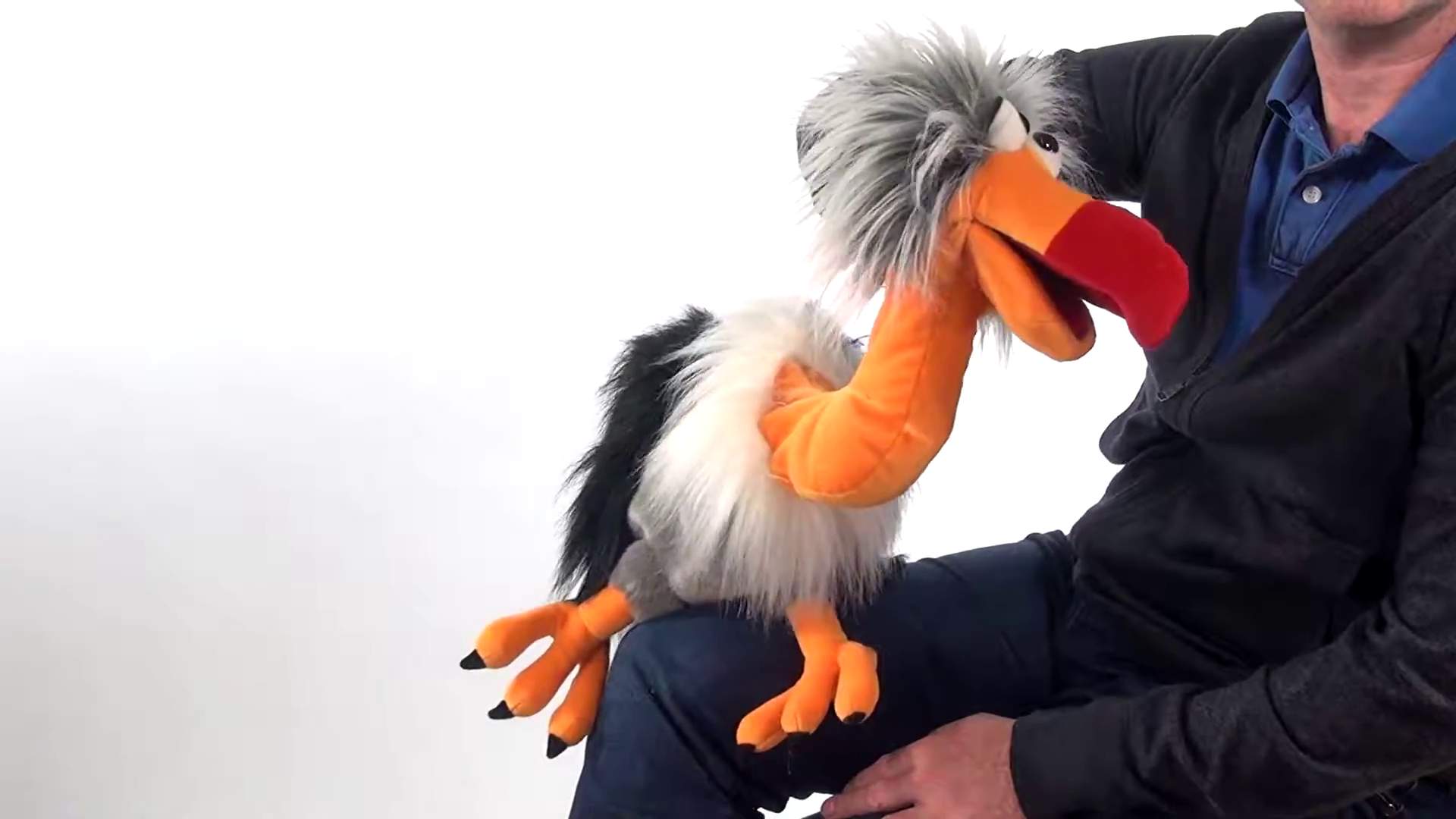 Video 2: Living Puppets Handpuppe Geier Django
