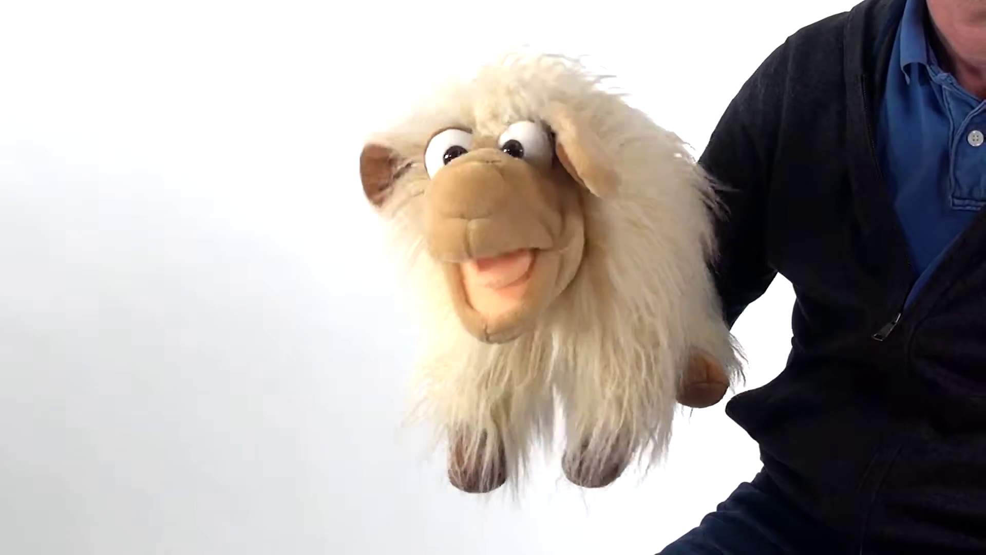 Video 2: Living Puppets Handpuppe Lucy das Schaf