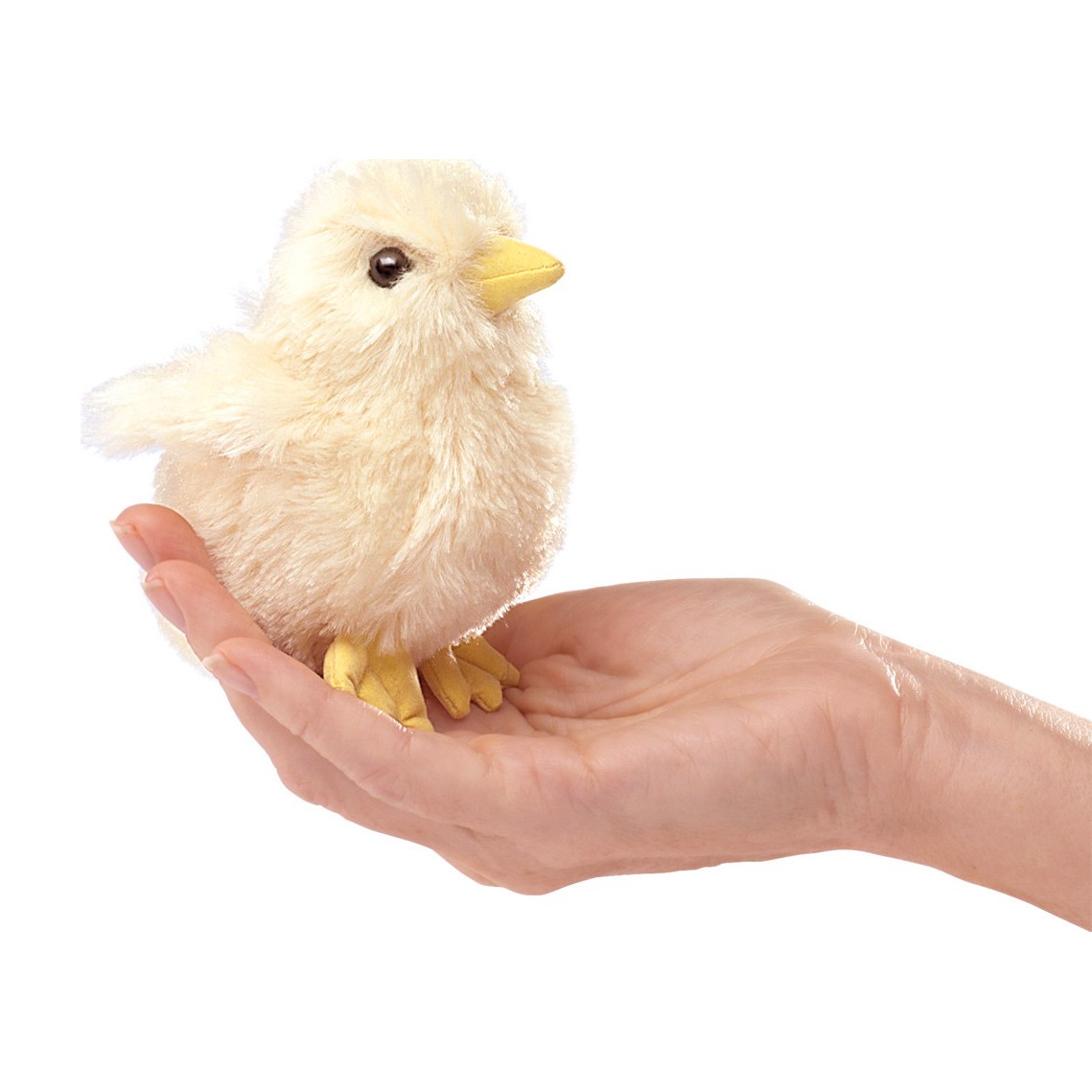 Folkmanis Fingerpuppe mini Küken mit cremefarbenem Plüsch und gelbem Schnabel, auf einer offenen Hand sitzend