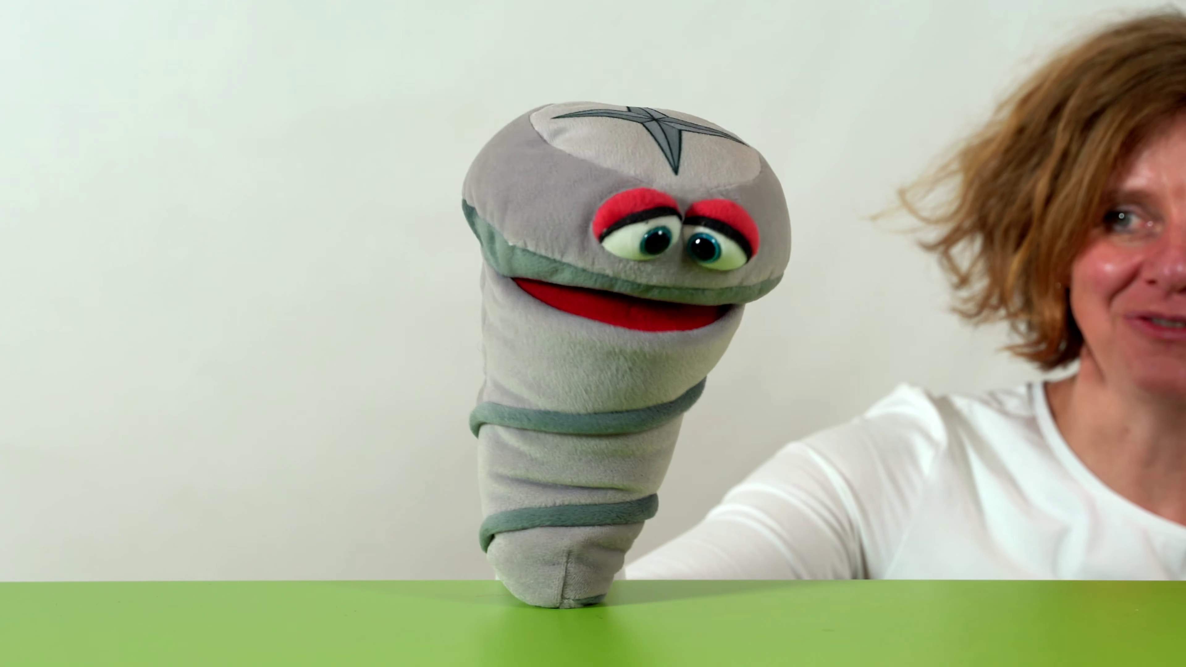 Video 1: Living Puppets hand puppet Scarecrow