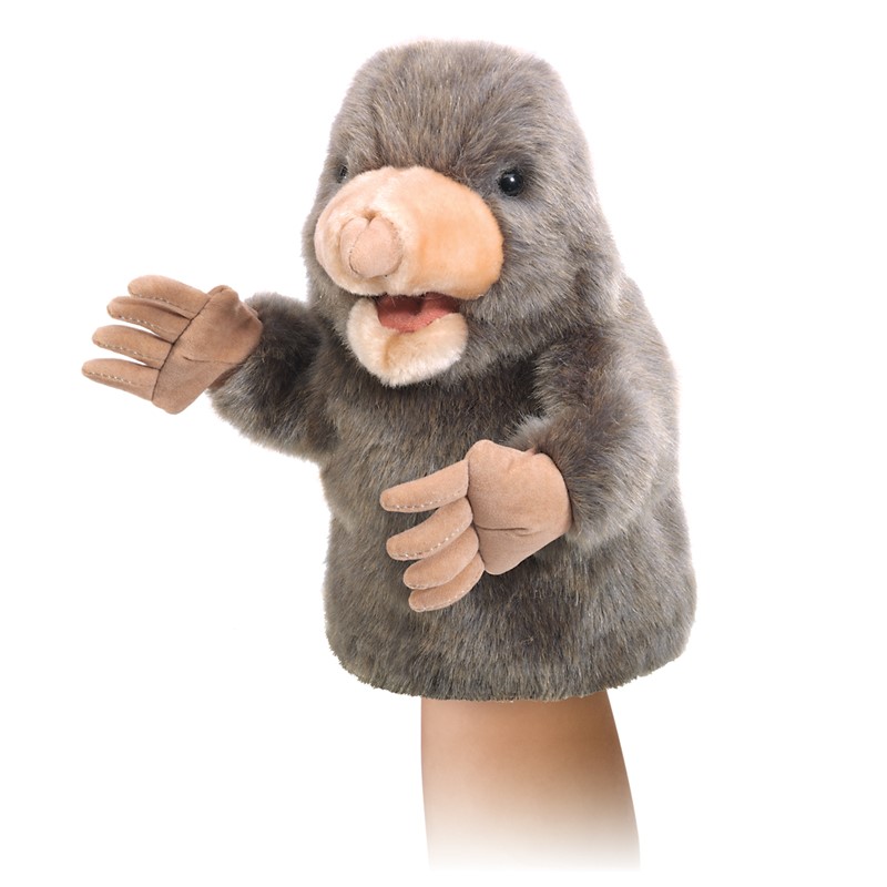 Folkmanis Handpuppe kleiner Maulwurf mit grauem Plüschfell, beigefarbener Grabschaufel-Nase und beweglichem Maul, auf Hand aufgesteckt