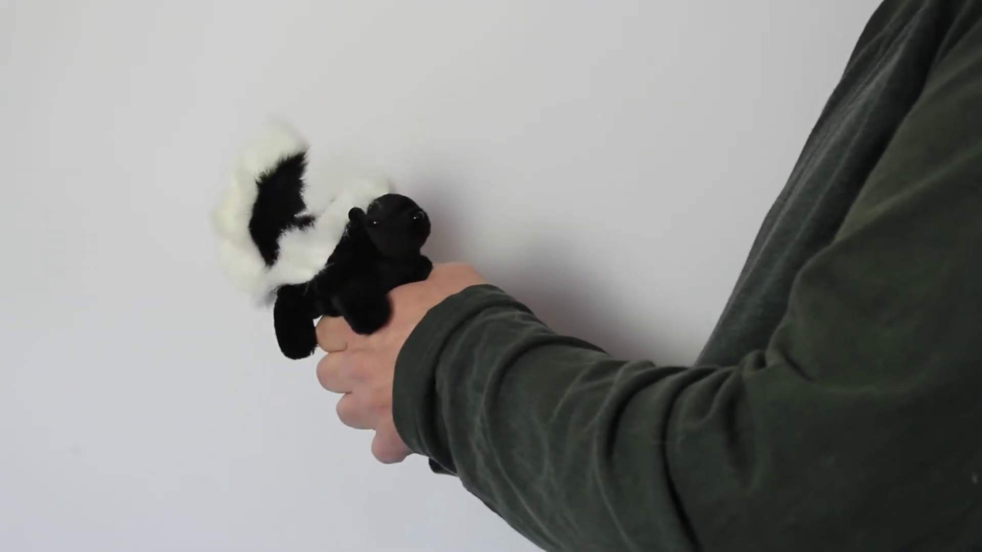 Video 2: Folkmanis Mini Skunk Finger Puppet