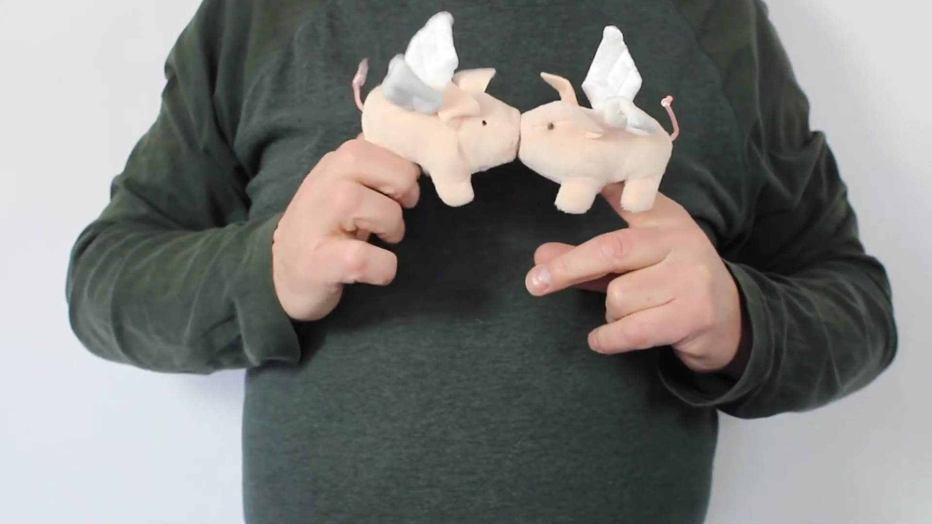 Video 1: Folkmanis Fingerpuppe mini Schwein mit Flügeln