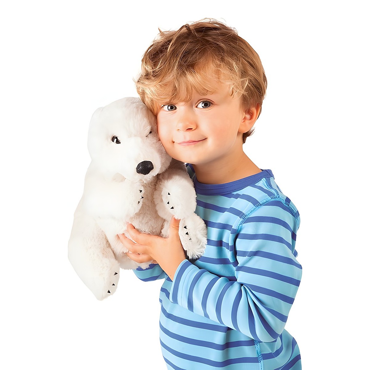 Kleiner Junge hält weiße Folkmanis Eisbär-Handpuppe an seine Wange und lächelt in die Kamera