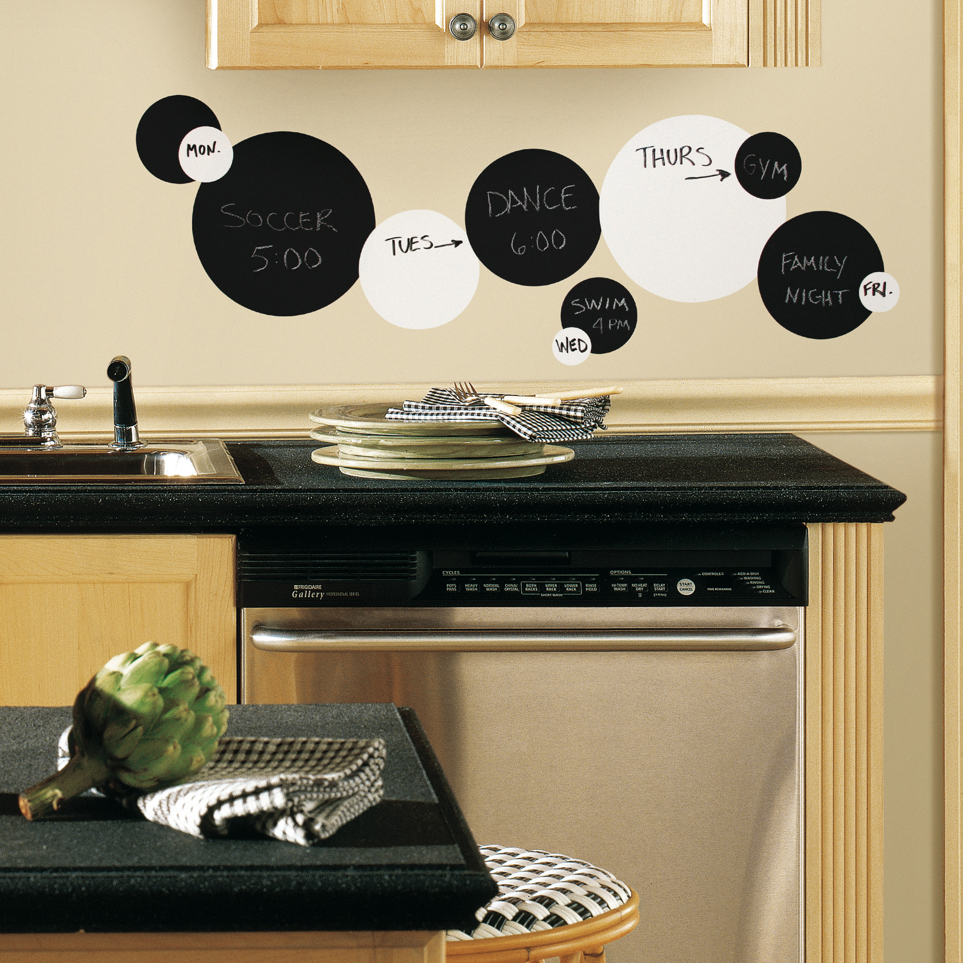 Black-white dots peel & stick appliques - RoomMates Black-white dots peel & stick appliques - RoomMates