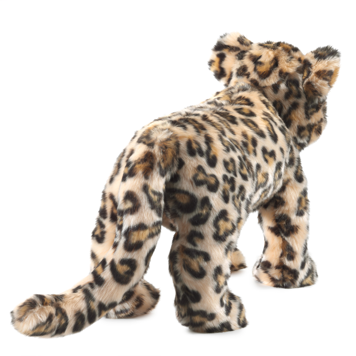 Folkmanis Handpuppe Leoparden-Baby von hinten, beigefarbenes Plüschfell mit schwarzen Rosetten-Flecken, stehende Pose
