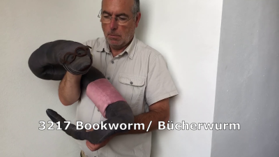 Folkmanis Handpuppe Bücherwurm Demo