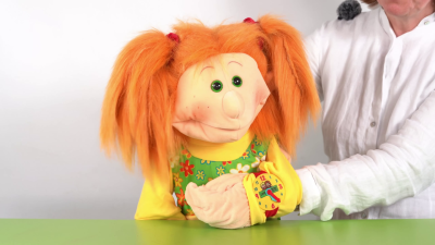 Video 1: Living Puppets hand puppet Marleen