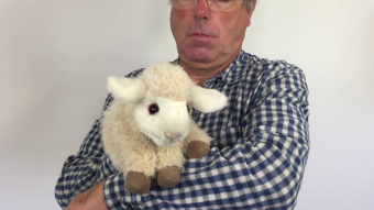 Folkmanis Handpuppe kleines Lamm (kleine Stage Puppet) Demo