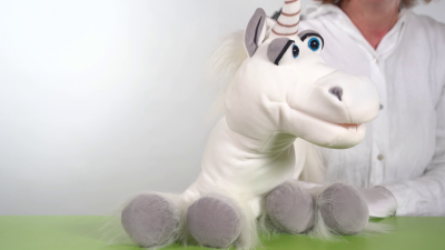 Video 1: Living Puppets hand puppet Elke the unicorn