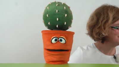 Video 1: Living Puppets Handpuppe Blumentopf Hannelore