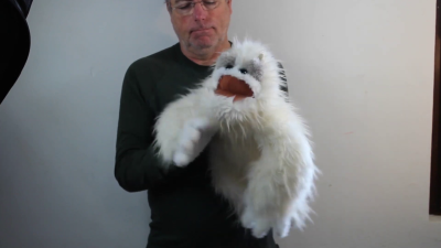 Folkmanis Handpuppe Yeti Demo 2